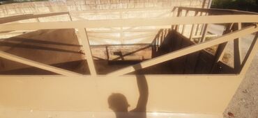 Yük maşınları: Yük daşıma üçün kiçik pikap avtomobil - Kuzov: Tam metal yanlar və — 1