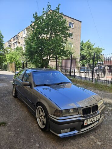 BMW: BMW 320: 1993 г., 3.2 л, Механика, Бензин, Седан