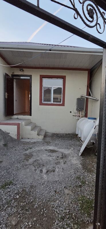 yevlaxda satilan evler 2022: 70 kv. m, 3 otaqlı, Qaz, Kombi, İşıq
