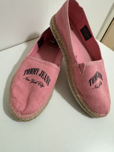 sivo odelo i braon cipele: Espadrile, Tommy Hilfiger, 38