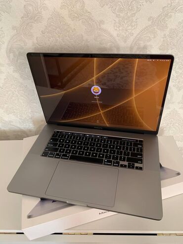 macbook ������������ ������������ в Кыргызстан | Ноутбуки и нетбуки: Apple MacBook Intel Core i7, 16 ГБ ОЗУ, 17 "