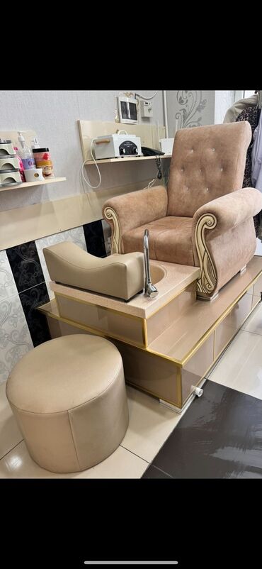 mebel salonlari: Pedikur kreslosu satilir.Tezedir.Yeni alinib coxx az islenib.Baxilanda