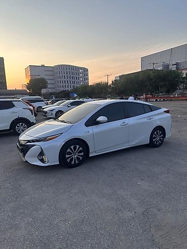 сиенна 2012: Toyota Prius: 2020 г., Гибрид, Лифтбек — 4