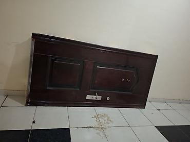 mebeı: Demir qapıdır,gozluk yeri islek veziyyetdedir,acarla daxil olma — 2