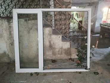 Потолок: PVC pəncərə bloku - Material: ağ PVC profil - Konstruksiya: 2 bölməli