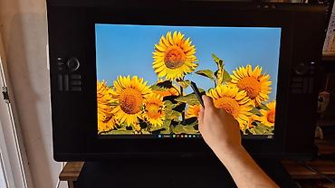 kompüte: Wacom Cintiq 24HD interaktiv qrafik monitoru və stylus qələmi - — 1