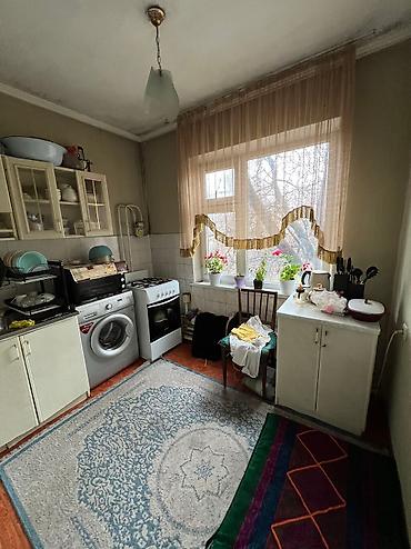 село пригородное: 1 комната, 31 м², Индивидуалка, 2 этаж, Старый ремонт — 4