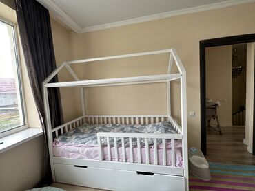 трехъярусная кровать: Односпальная кровать, Для девочки, Для мальчика, Б/у