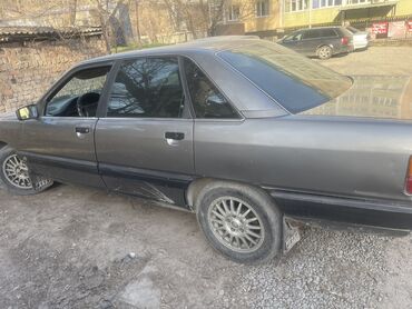 Audi: Audi 100: 1988 г., 2.2 л, Механика, Бензин, Седан