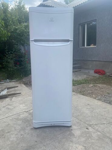 Холодильники: Холодильник Indesit, Б/у, Двухкамерный, De frost (капельный), 60 * 170 * 50