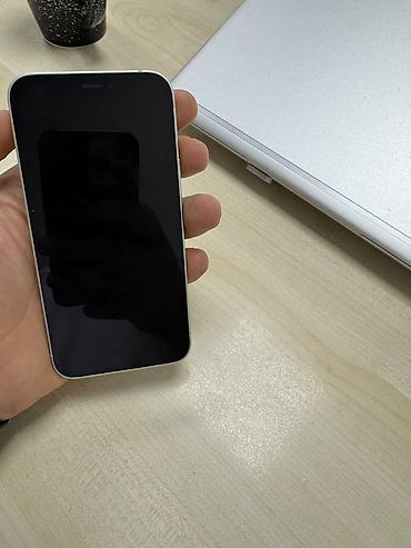 beats solo 3: IPhone 12 mini, Yaşıl, Face ID — 3