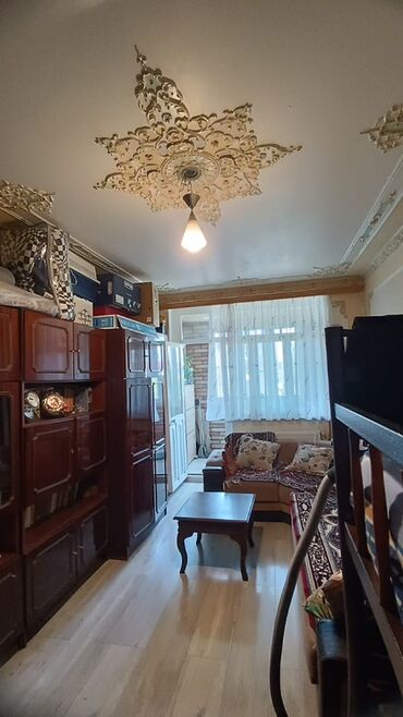 Mətbəx mebeli: Sumqayit şeherinde 2otagli leningtad lahiyeli mənzil satilir.5/4,orta — 5