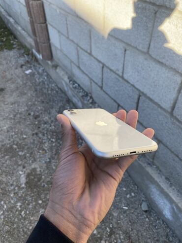 Apple iPhone: IPhone 11, Б/у, 128 ГБ, Белый, Чехол — 5