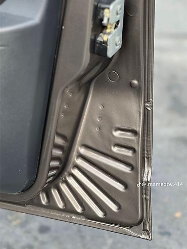 turbo az vaz priora: Avtomobil: Sedanın kompakt sinfi Rəng: Tünd boz/bronza (metalik) — 3