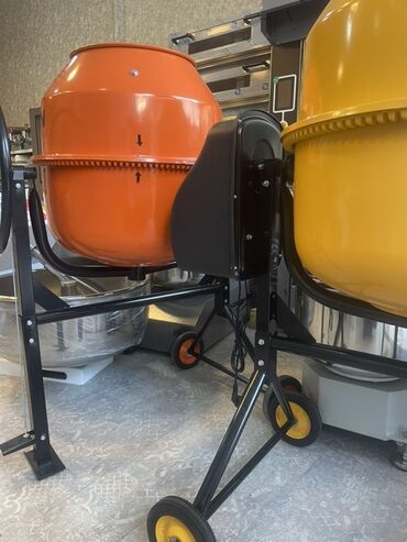 Beton qarışdıranlar: 200 LT 850 azn (0/ faz) 400 LT 3200 azn (3faz) Fərqli rənglərdə — 7