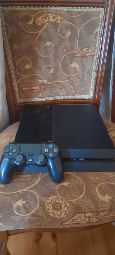PS4 (Sony Playstation 4): Playstation 4 fat 500 gb yaddaş 1 ədəd konsol 350 azn