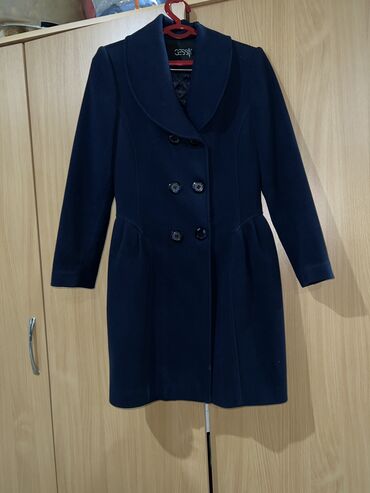 Другая женская одежда: Продается женское пальто Производство:Турция 🇹🇷 Размер 36 (+6)