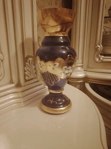 ваза напольная стеклянная высокая без узора: Əntiq Vaza