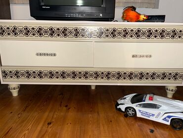 Beşiklər: Oğlan və qız üçün, Dördbucaq, Beşik, Dəstsiz, Matras ilə, Yellənmə mexanizmsiz — 7