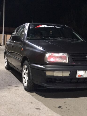 волсваген вента: Volkswagen Vento: 1.8 л | 1993 г. | Седан
