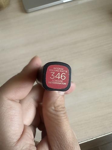 Отдам даром: Губная помада L’Oréal Paris Color Riche Intense Volume Matte, оттенок — 2