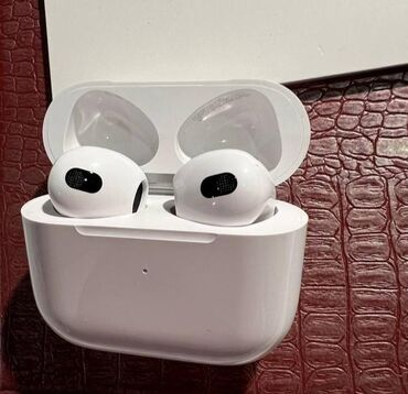 Qulaqlıqlar: Airpods 3 📄Zəmanət Verilir ⚜️Orjinal ilə eyni ölçüdə ⚜️Orjinal ilə