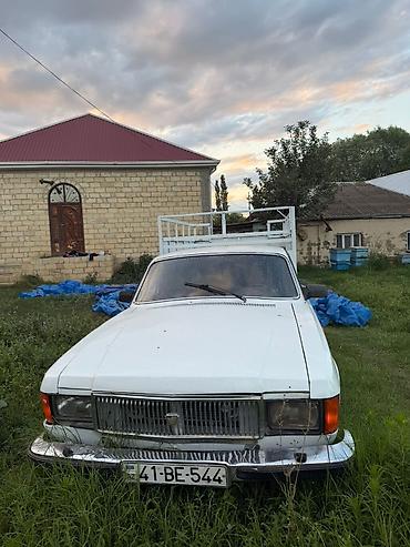 запчасти на прицепы: Gaz-24 “Volqa” əsasında yük pikap Xüsusiyyətlər: - Kuzov: ağ rəngli — 1