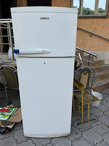 mini refrigerator: Холодильник Beko, двухкамерный, с верхней морозильной камерой — 4