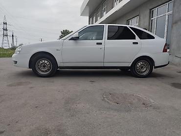 niva tekeri satilir: Lada Priora hatchback – ağ rəng, kondisionerli. Xüsusiyyətlər və — 10