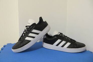 Patike: Patike, Adidas, veličina - 46
