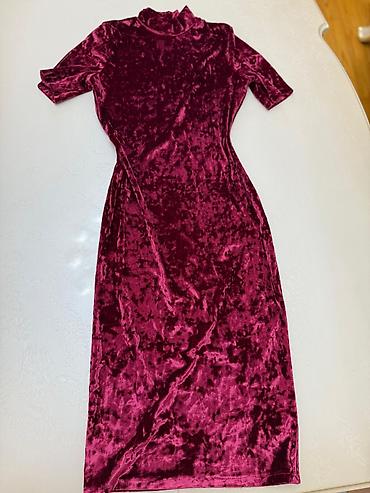 Dəstlər, kostyumlar: Her biri 5 manatdi. M ve ya L olcuduler. Qadın paltarları dəsti 1) — 11