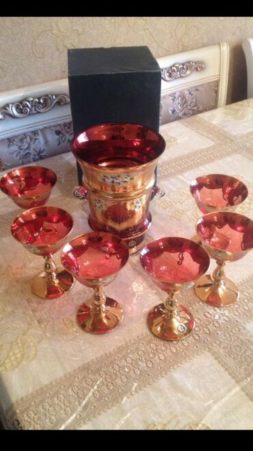 Digər dəstlər və servizlər: Şüşə və kristal qab-qacaq dəsti - 1 ədəd iri dekorativ şüşə vaza — 4