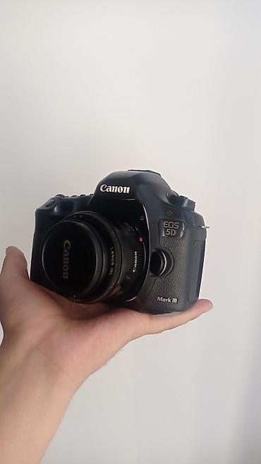canon eos 6d: Канон марк3 5Д 
2 батарейки 1 зарядное устройство 
флешка на 64гб — 1