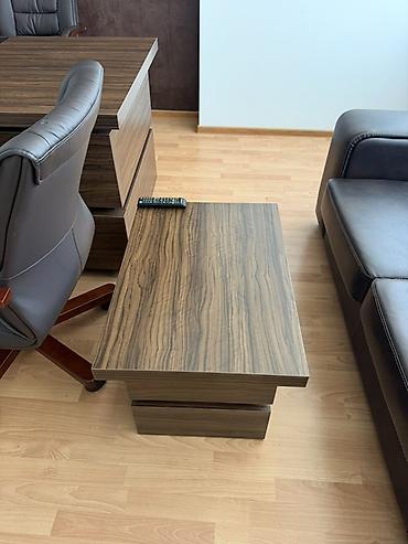 Ofis dəst mebeli: Ofis mebel dəsti Tərkibi: - Direktor masası – geniş iş səthi, yan və — 3