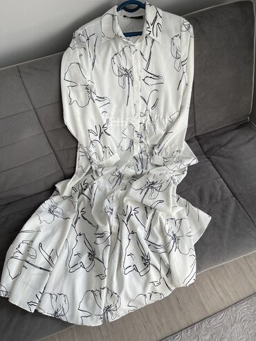 атласное платье со шлейфом: Одам каждый поотдельности платья брала по 4000