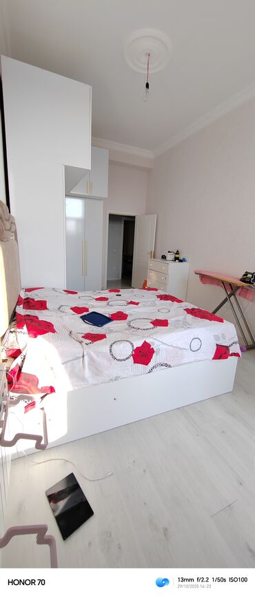 Sifarişlə digər ev mebeli: Mənzilin daxili dizaynı və mebel dəsti - Geniş giriş hissəsi üçün — 11