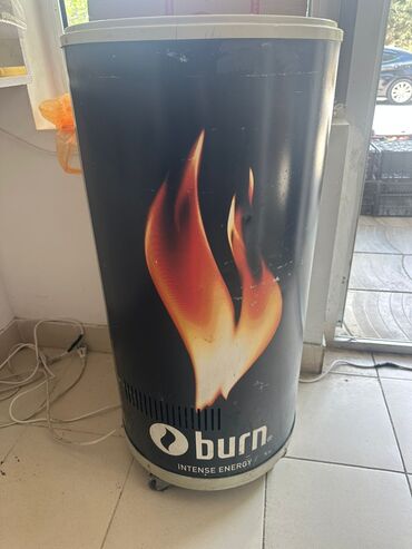 Soyuducu vitrinləri: Soyuducu brun 150 manata AZN heç bir poblemi yoxdur ünvan Sumqayıt ✨