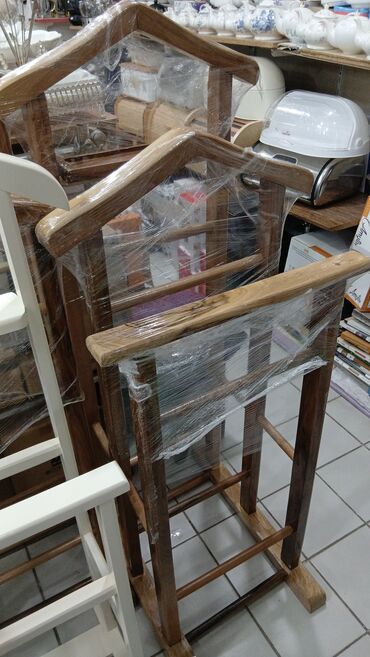 Asılqanlar: Bu, paltarların səliqəli saxlanması üçün nəzərdə tutulmuş taxta -da lalafo.az — 10 Asılqanlar: Bu, paltarların səliqəli saxlanması üçün nəzərdə tutulmuş taxta — 10