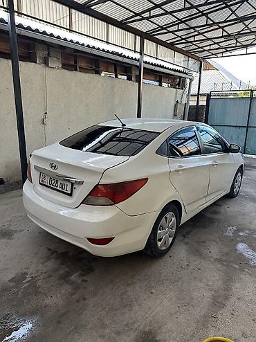 солярис хетчбек: Hyundai Solaris: 2011 г., 1.6 л, Автомат, Бензин, Седан — 3