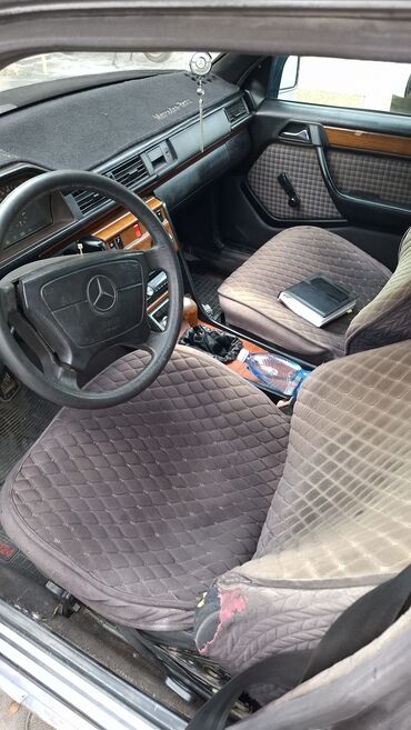 Mercedes-Benz: Mercedes-Benz 220: 1993 г., 2.2 л, Механика, Бензиновая, Седан — 9