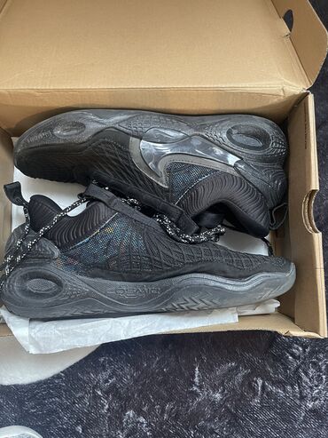 Кроссовки и спортивная обувь: Nike cosmic unity 1 (не оригинал)
43 размер