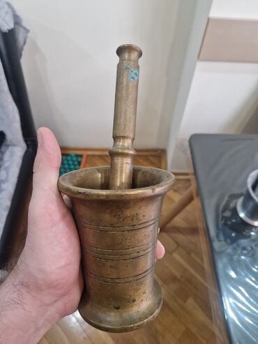 Mətbəx aksesuarları: Misin dibçək və dəstə (havan və tokmak) - Material: bürünc/mis