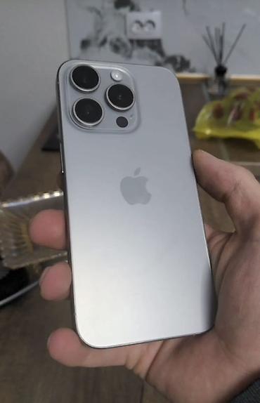 IPhone 15про (серебристый) - Экран 6.1" Super Retina XDR с Always‑On