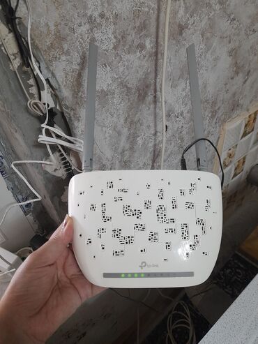 Modemlər və şəbəkə avadanlıqları: Wifi yenidi adabtri ile birlikde satilir eve teze wifi cekildiyine
