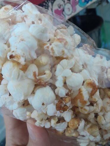 оборудование для караоке: Аппарат для приготовления попкорна с красным корпусом и прозрачными