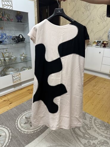 qis ucun yun donlar: Ziyafət donu, Midi, Bershka, XL (EU 42)