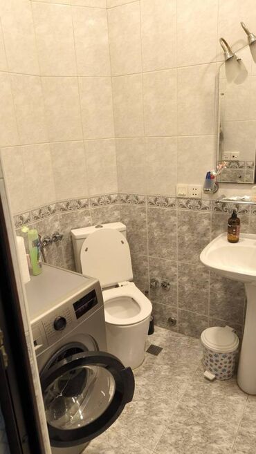 Uzunmüddətli kirayə mənzillər: Nərimanov metrosunun çıxışında,Mc donalds ilə üzbəüz,6 mərtəbənin,3-cü — 7