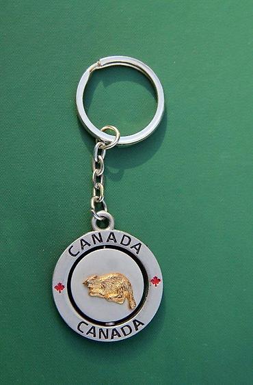 Privesci za ključeve: Kanada, Pariz - masivan, rotirajući privezak - original 2kom. cena za — 4