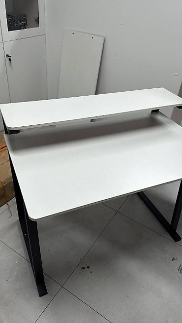 Компьютерные столы: Компьютерный стол, Новый, С полками — 2