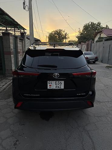 toyota highlander: Toyota Highlander: 2022 г., 3.5 л, Автомат, Бензин, Кроссовер — 2